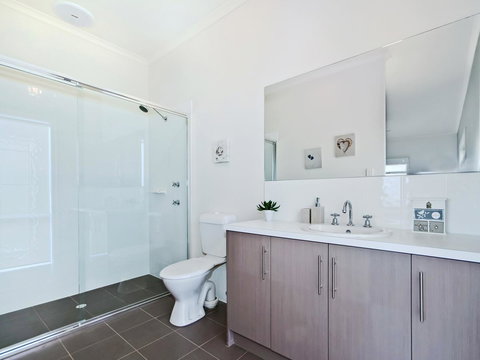 Seas The Day - Accommodation Main Beach 9