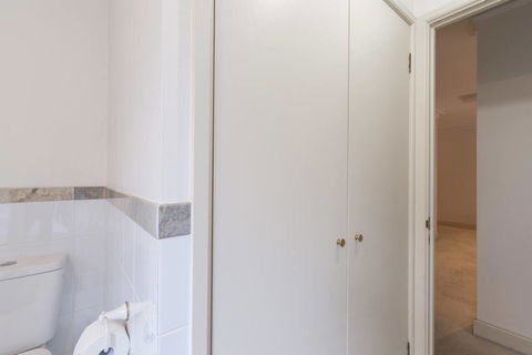 One Bedroom In Adelaideâ€™s East End FREE WIFI*Netflix*Parking - Accommodation Main Beach 20