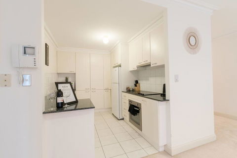One Bedroom In Adelaideâ€™s East End FREE WIFI*Netflix*Parking - Accommodation Main Beach 12
