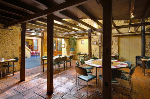 Victoria Hotel Strathalbyn - Accommodation Main Beach 12