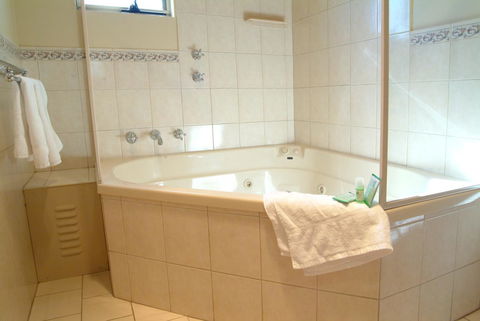 Victoria Hotel Strathalbyn - Accommodation Main Beach 5