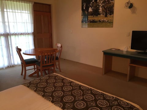 Coonawarra Place Motor Inn - Accommodation Main Beach 25