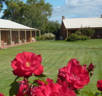 Coonawarra Units - Accommodation Main Beach