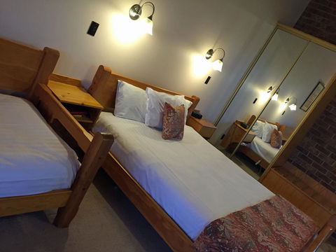 Coonawarra Place Motor Inn - Accommodation Main Beach 29