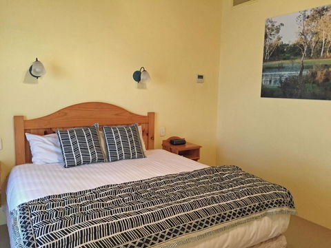 Coonawarra Place Motor Inn - Accommodation Main Beach 34