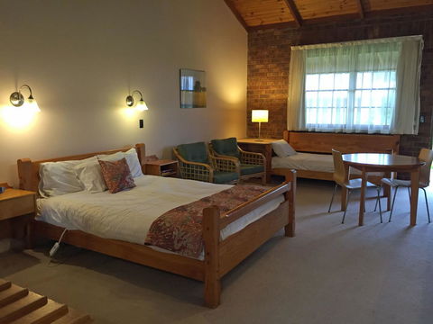 Coonawarra Place Motor Inn - Accommodation Main Beach 28