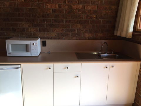 Coonawarra Place Motor Inn - Accommodation Main Beach 14