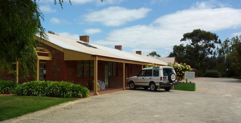 Coonawarra Place Motor Inn - Accommodation Main Beach 19