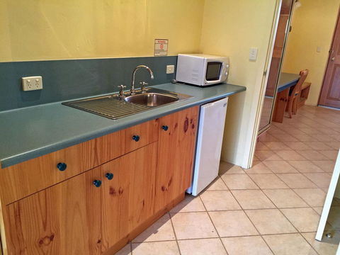 Coonawarra Place Motor Inn - Accommodation Main Beach 39