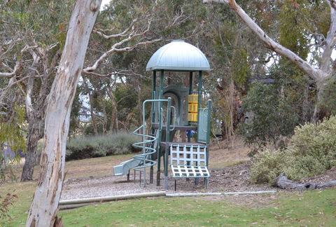 Shiraz Cottage - Accommodation Main Beach 7