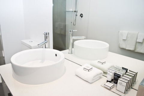 Mawson Lakes Hotel - Accommodation Main Beach 4