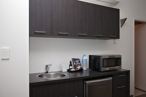 Mawson Lakes Hotel - Accommodation Main Beach 33