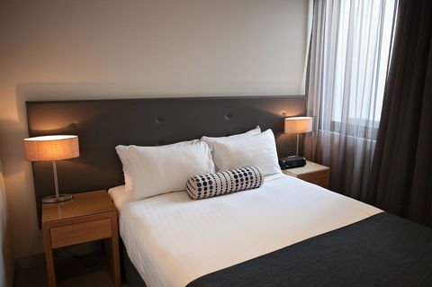 Mawson Lakes Hotel - Accommodation Main Beach 44