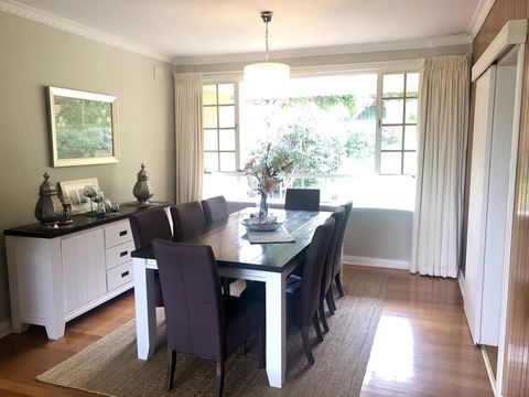 Stunning House With Beautiful Entertainment Area!! - Accommodation Main Beach 6