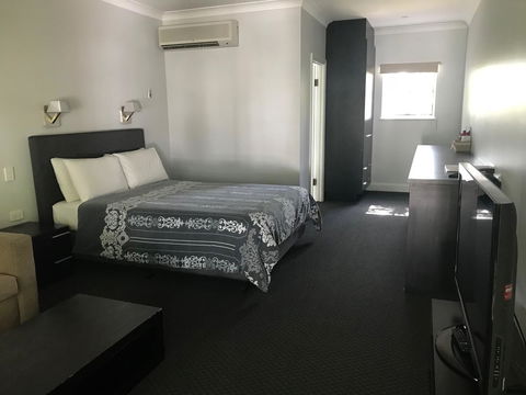 St Francis Winery - Accommodation Main Beach 1