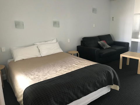 St Francis Winery - Accommodation Main Beach 11
