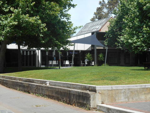 St Francis Winery - Accommodation Main Beach 19