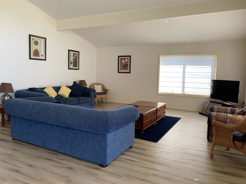 Emu Bay Lodge - Accommodation Main Beach 6