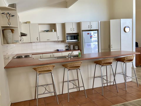 Emu Bay Lodge - Accommodation Main Beach 11