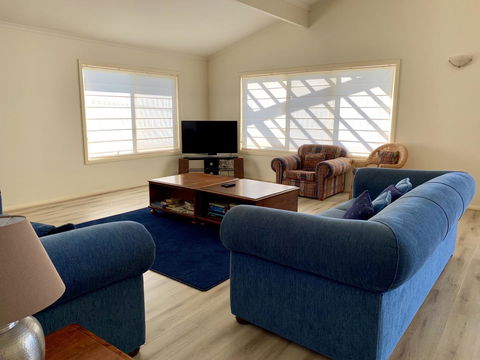 Emu Bay Lodge - Accommodation Main Beach 5