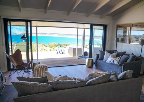 The Cape - Accommodation Main Beach 0