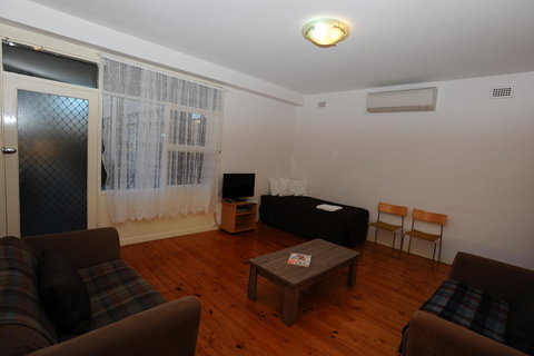 Glenelg Holiday Apartments-Ellis - Accommodation Main Beach 7