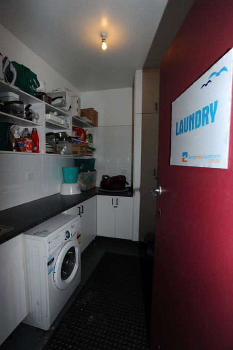 Glenelg Holiday Apartments-Ellis - Accommodation Main Beach 3