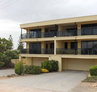 The Lighthouse - Beachfront Accommodation - Accommodation Main Beach