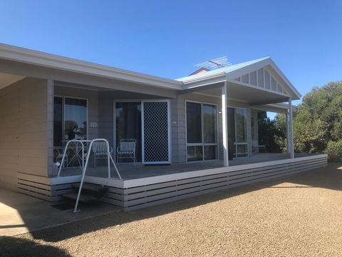 Island Break - Accommodation Main Beach 0