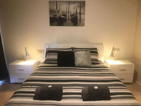 Island Break - Accommodation Main Beach 11