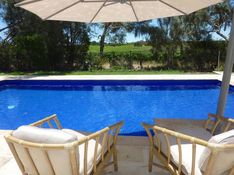 Amande Bed And Breakfast - Accommodation Main Beach 0