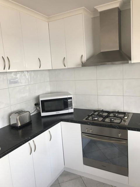 Beachside & Jetty View Apartment 6 - Captain\'s Apt - Accommodation Main Beach 5