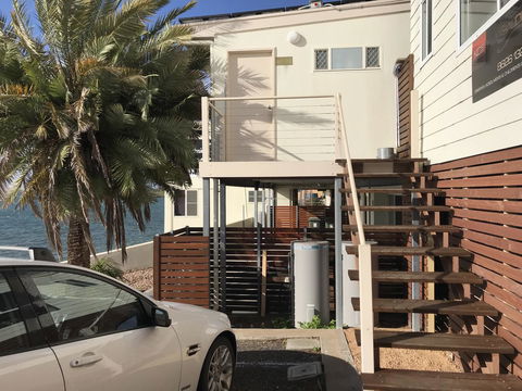 Beachside & Jetty View Apartment 6 - Captain\'s Apt - Accommodation Main Beach 35