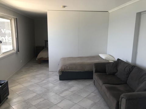Beachside & Jetty View Apartment 6 - Captain\'s Apt - Accommodation Main Beach 1