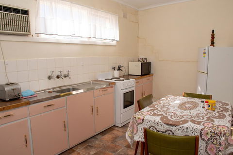 Kimba Units - Accommodation Main Beach 20