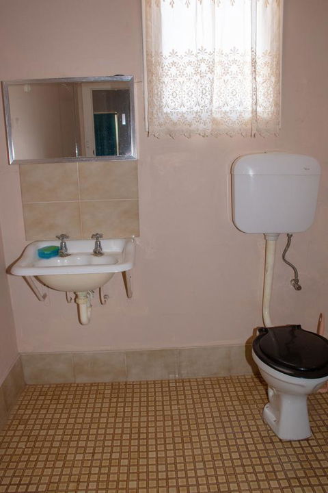 Kimba Units - Accommodation Main Beach 3