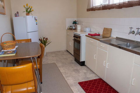Kimba Units - Accommodation Main Beach 7