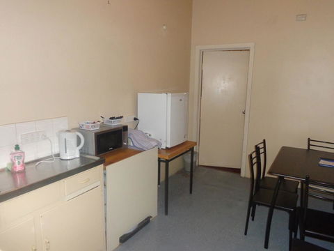 Adelaide Backpackers And Travellers Inn - Accommodation Main Beach 38