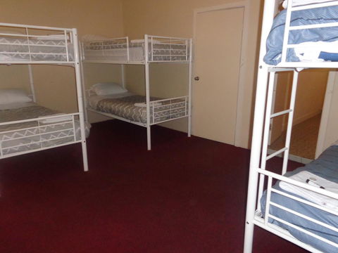 Adelaide Backpackers And Travellers Inn - Accommodation Main Beach 2