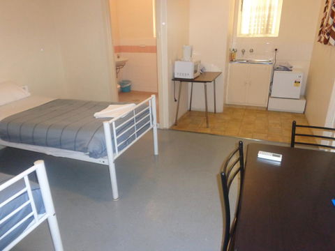Adelaide Backpackers And Travellers Inn - Accommodation Main Beach 43