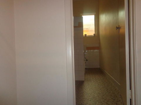 Adelaide Backpackers And Travellers Inn - Accommodation Main Beach 37