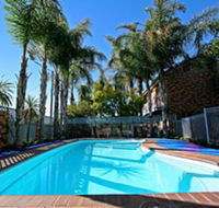 Cattlemans Country Motor Inn  Serviced Apartments - Accommodation Main Beach