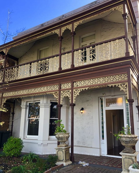 Hammond Apartments - Accommodation Main Beach 0