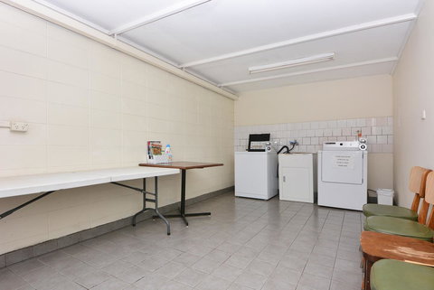 Motel Poinsettia - Accommodation Main Beach 8