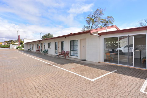 Motel Poinsettia - Accommodation Main Beach 9