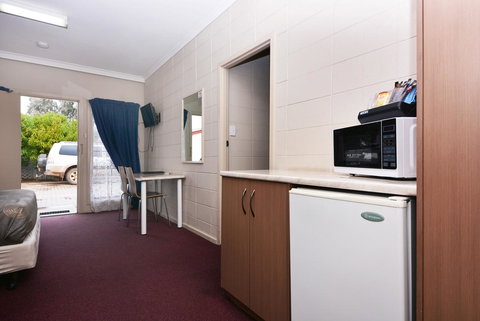 Motel Poinsettia - Accommodation Main Beach 15