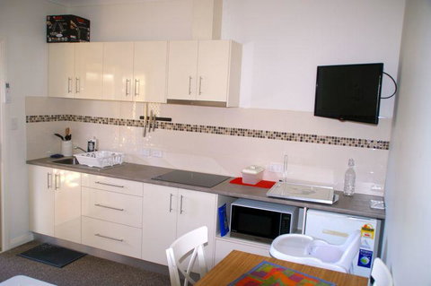 The Hakeas - Accommodation Main Beach 1