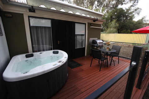 One Tree Bed And Breakfast - Accommodation Main Beach 13