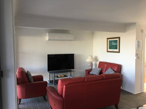 Arena Blanca Holiday Home - Accommodation Main Beach 7