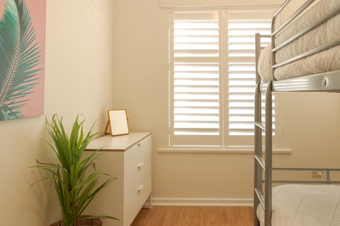 Henley Beach South, Amazing Views, Huge Private Balcony! - Accommodation Main Beach 7